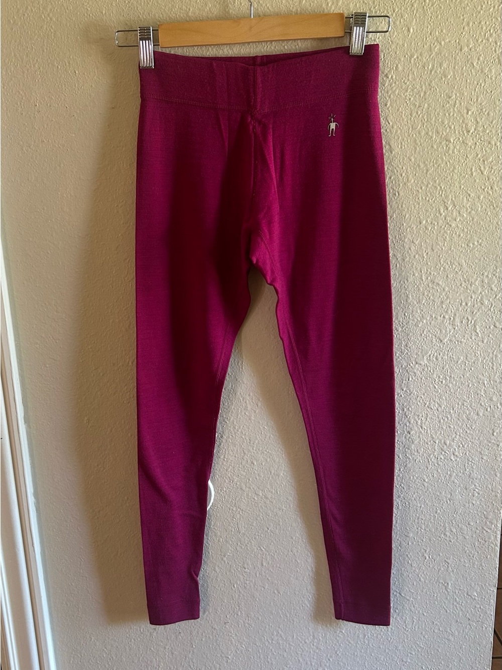 Smartwool women’s thermal base layer wool leggings in a Fuchsia Pink Leggings XS